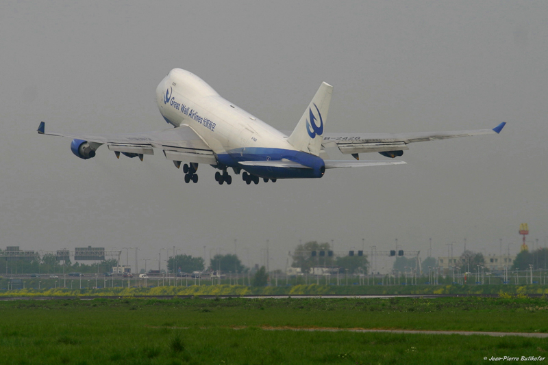 AMS 070425 34-Boeing B-747 B-2428 Great Wall Airlines